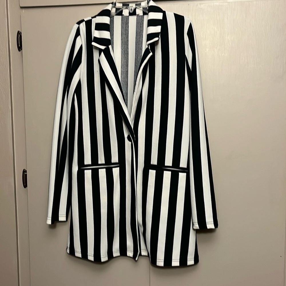 Black and white jacket, great for a Halloween costume